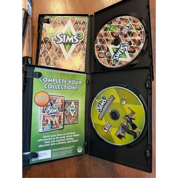 The Sims PC CD game bundle - Picture 4 of 4